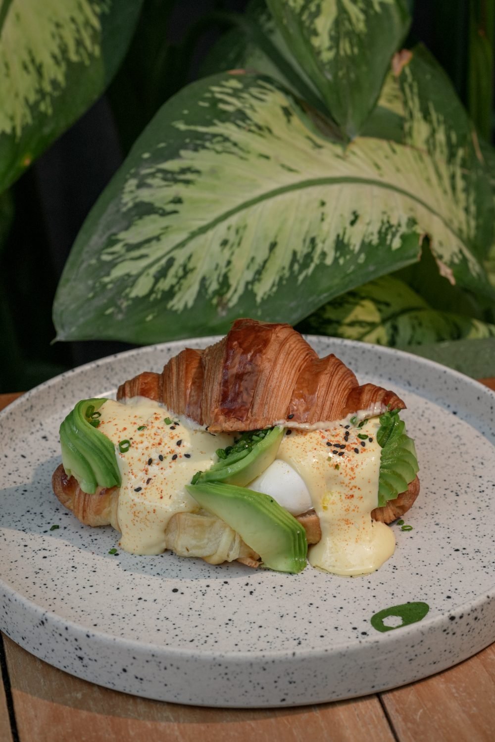 Avo Royale Croissant